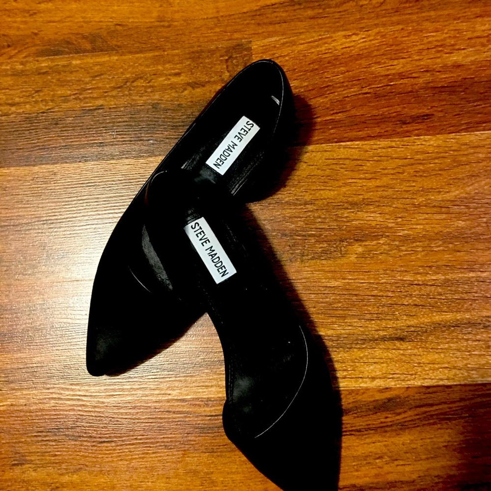 Steve Madden black flats 7 1/2